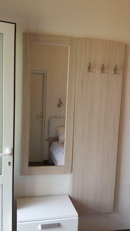 Apartment Dinko Cres Esterno foto